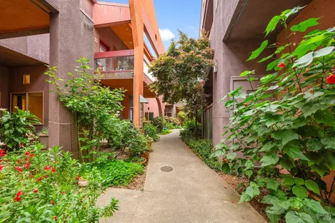 1354 Yulupa Avenue Unit C, Santa Rosa, CA 95405 - MLS#: 325036315