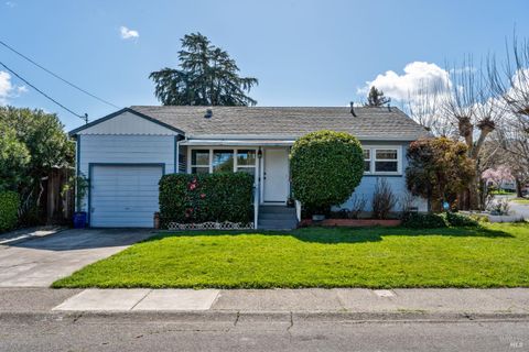 Photo of 187 Magnolia Street, Ukiah, CA 95482 (MLS # 326018799)