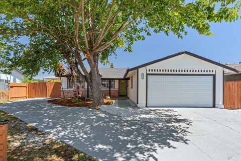 Photo of 2117 Elliott Drive, American Canyon, CA 94503 (MLS # 325102346)
