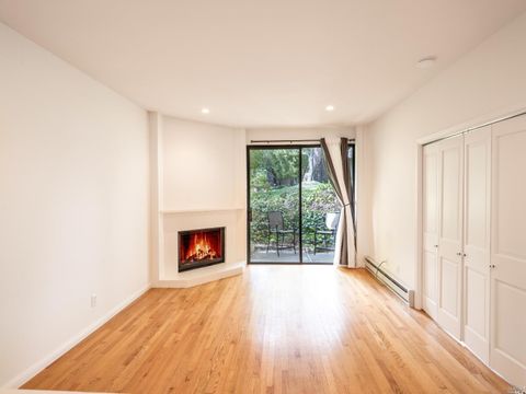 Photo of 554 Seaver Drive, Mill Valley, CA 94941 (MLS # 325089972)