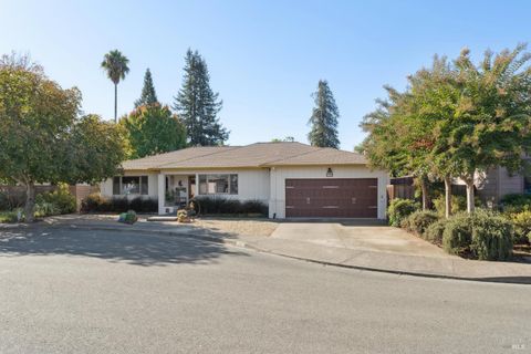 Photo of 32 El Nido Court, Sonoma, CA 95476 (MLS # 325092641)