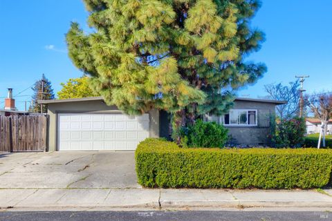 Photo of 366 San Andreas Street, Fairfield, CA 94533 (MLS # 326015889)
