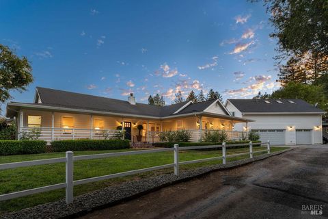Photo of 15119 Grove Street, Healdsburg, CA 95448 (MLS # 325077130)