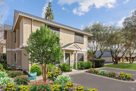 Photo of 366 Piper Street, Healdsburg, CA 95448 (MLS # 325073315)