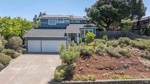 Photo of 1018 Oakmont Court, Napa, CA 94559 (MLS # 325066840)