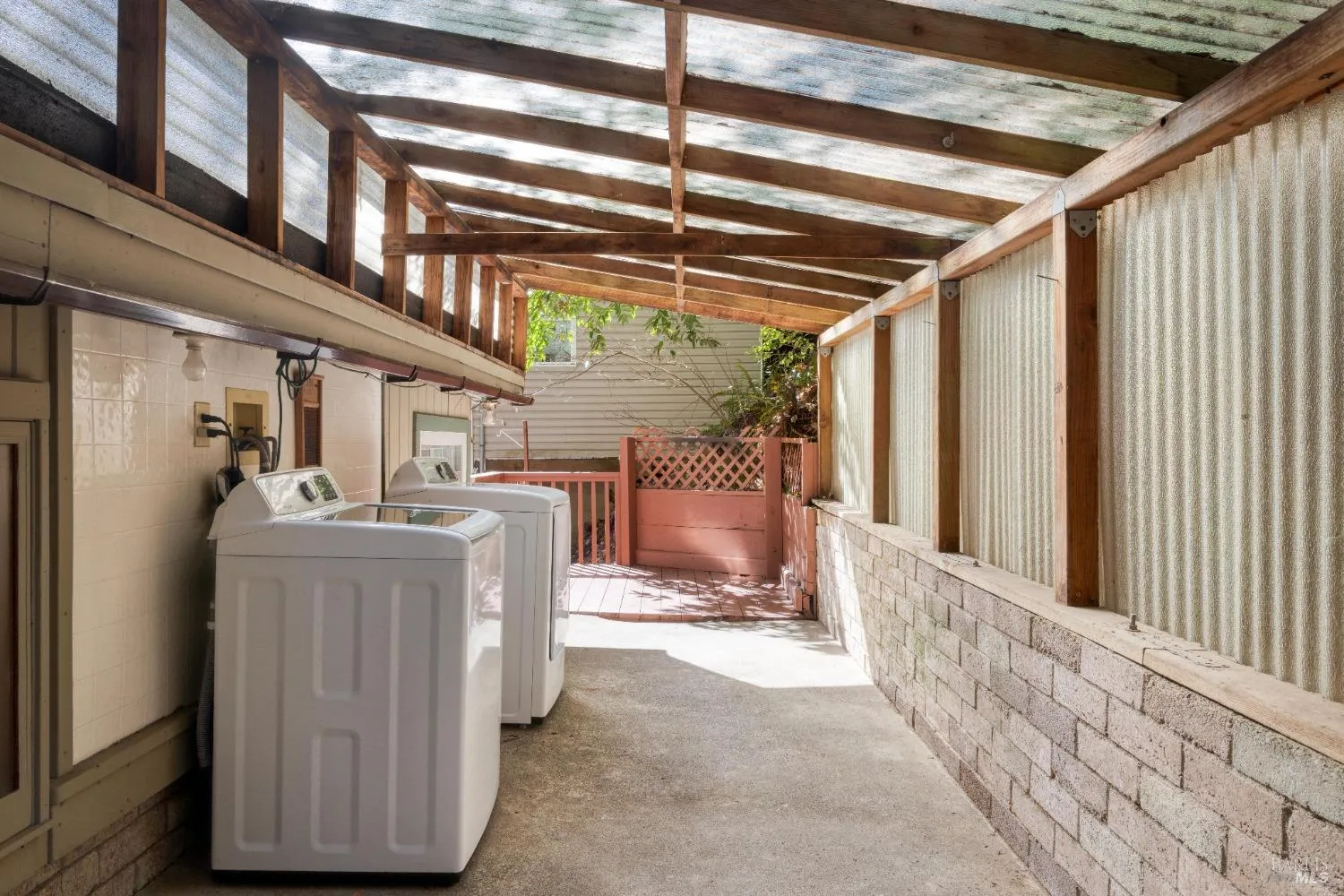 Guerneville, California 95446, United States, 1 Bedroom Bedrooms, ,1 BathroomBathrooms,Residential,Contingent,81780