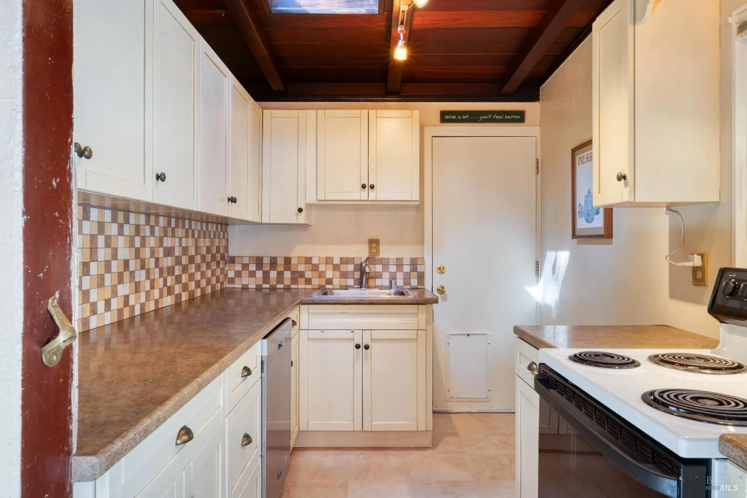 Guerneville, California 95446, United States, 1 Bedroom Bedrooms, ,1 BathroomBathrooms,Residential,Contingent,81780