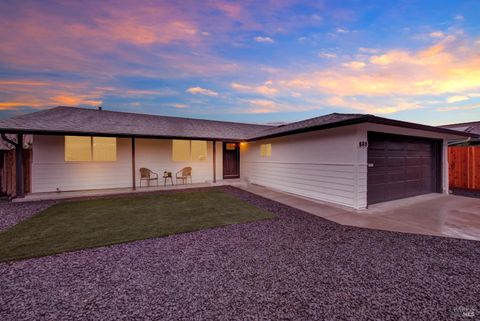 Photo of 880 Trysail Court, Vacaville, CA 95687 (MLS # 326011992)