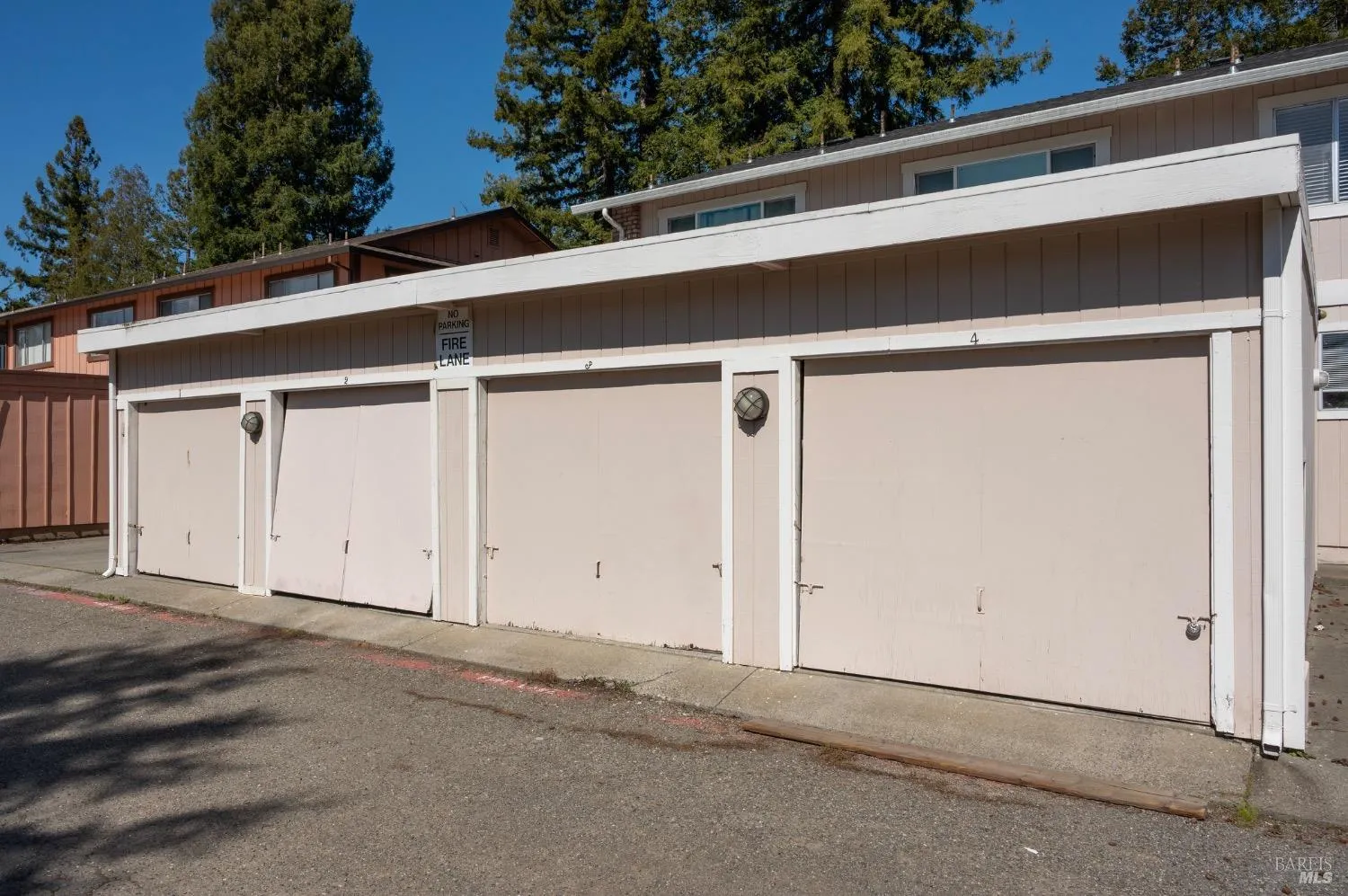 Rohnert Park, California 94928, United States, 8 Bedrooms Bedrooms, ,6 BathroomsBathrooms,Residential,Contingent,88962