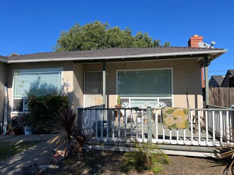 Photo of 1836 Florida Street, Vallejo, CA 94590 (MLS # 325091611) Photo of 1836 Florida Street, Vallejo, CA 94590 (MLS # 325091611)