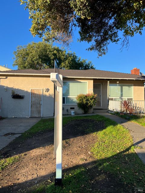 Photo of 1836 Florida Street, Vallejo, CA 94590 (MLS # 325091611)