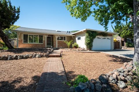 Photo of 31 Esmeyer Drive, San Rafael, CA 94903 (MLS # 325060930)