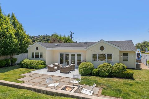 Photo of 22 Venus Court, Tiburon, CA 94920 (MLS # 325064191)