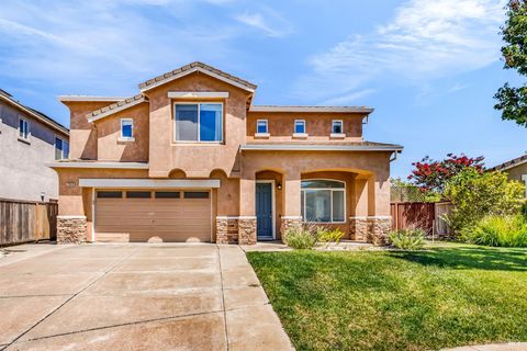 Photo of 1946 Leaning Oak Court, Fairfield, CA 94534 (MLS # 325074761)