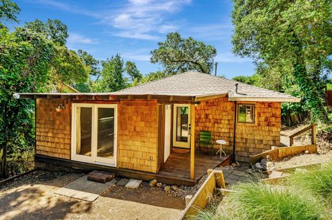 Photo of 2160 Madrone Avenue, Healdsburg, CA 95448 (MLS # 325057913)