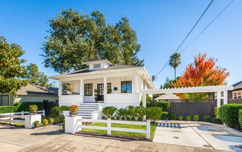 Photo of 576 Patchett Street, Napa, CA 94559 (MLS # 325094567)