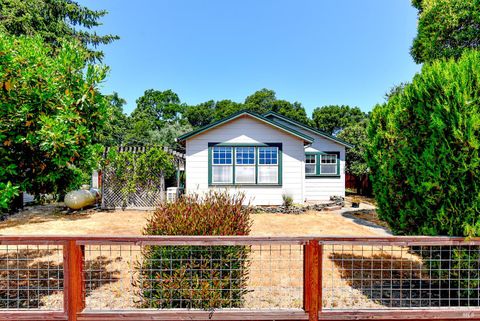 Photo of 1388 Sulphur Springs Avenue, Saint Helena, CA 94574 (MLS # 325055740)