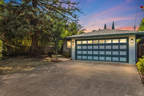 Photo of 21 Washington Avenue, San Rafael, CA 94903 (MLS # 325087029)