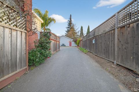 Photo of 16 7th Street, Petaluma, CA 94952 (MLS # 326015837)