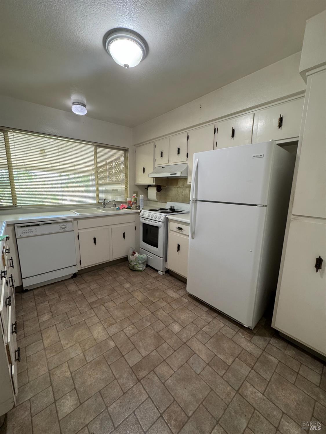 122 Carlsbad Circle