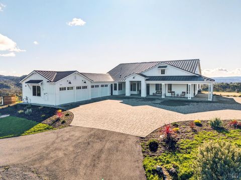 Photo of 9110 Chalk Hill Road, Healdsburg, CA 95448 (MLS # 326000256)