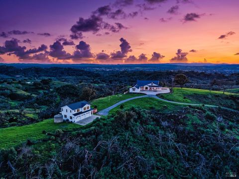 Photo of 9110 Chalk Hill Road, Healdsburg, CA 95448 (MLS # 326000256)