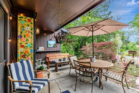 394 Los Alamos Road, Santa Rosa, CA 95409 - MLS#: 325040859