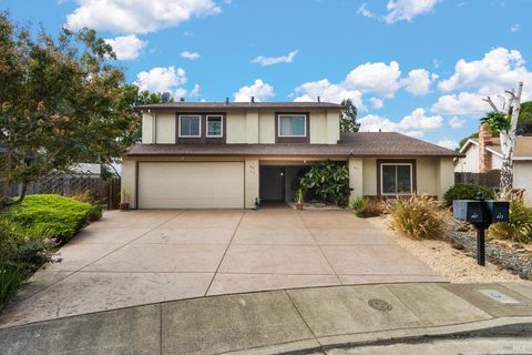 Photo of 407 Rinconada Court, Benicia, CA 94510 (MLS # 325090194)