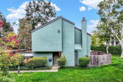 Photo of 3495 Valle Verde Drive, Napa, CA 94558 (MLS # 325098248)