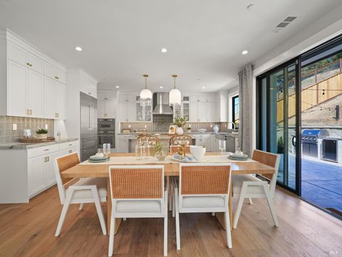 Photo of 110 Erin Court, San Rafael, CA 94903 (MLS # 325092692)