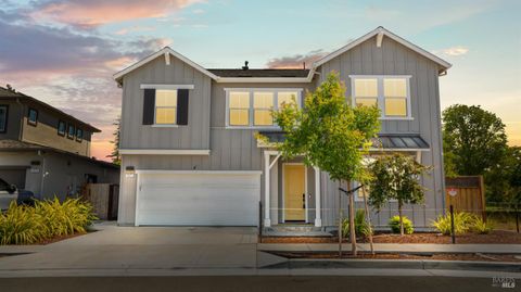 Photo of 1421 Oak Circle, Rohnert Park, CA 94928 (MLS # 325064248)