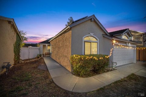 Photo of 2855 Candleberry Way, Fairfield, CA 94533 (MLS # 325090804)