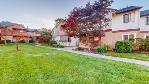 Photo of 8201 Camino Colegio Drive #101, Rohnert Park, CA 94928 (MLS # 325098183)