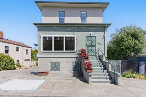 Photo of 914 Sacramento Street, Vallejo, CA 94590 (MLS # 325033052)