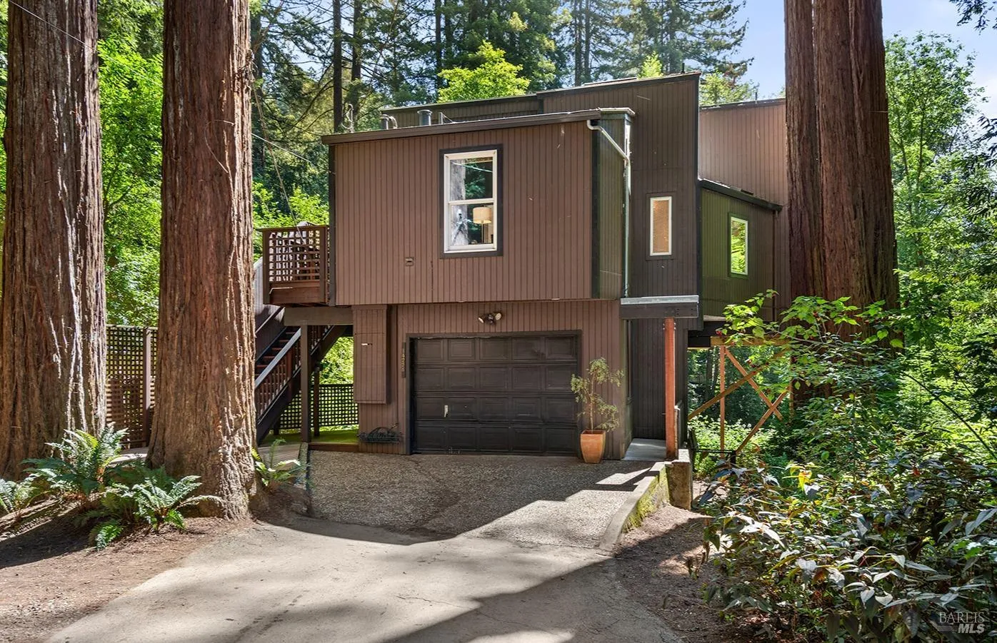Guerneville, California 95446, United States, 2 Bedrooms Bedrooms, ,2 BathroomsBathrooms,Residential,Active,146787