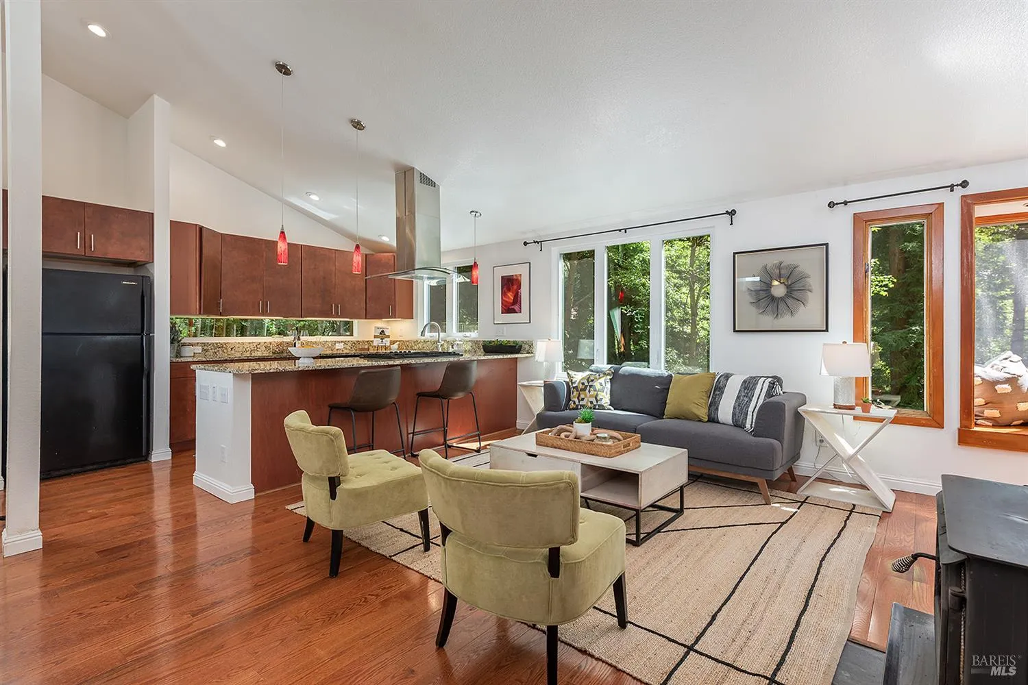 Guerneville, California 95446, United States, 2 Bedrooms Bedrooms, ,2 BathroomsBathrooms,Residential,Active,146787