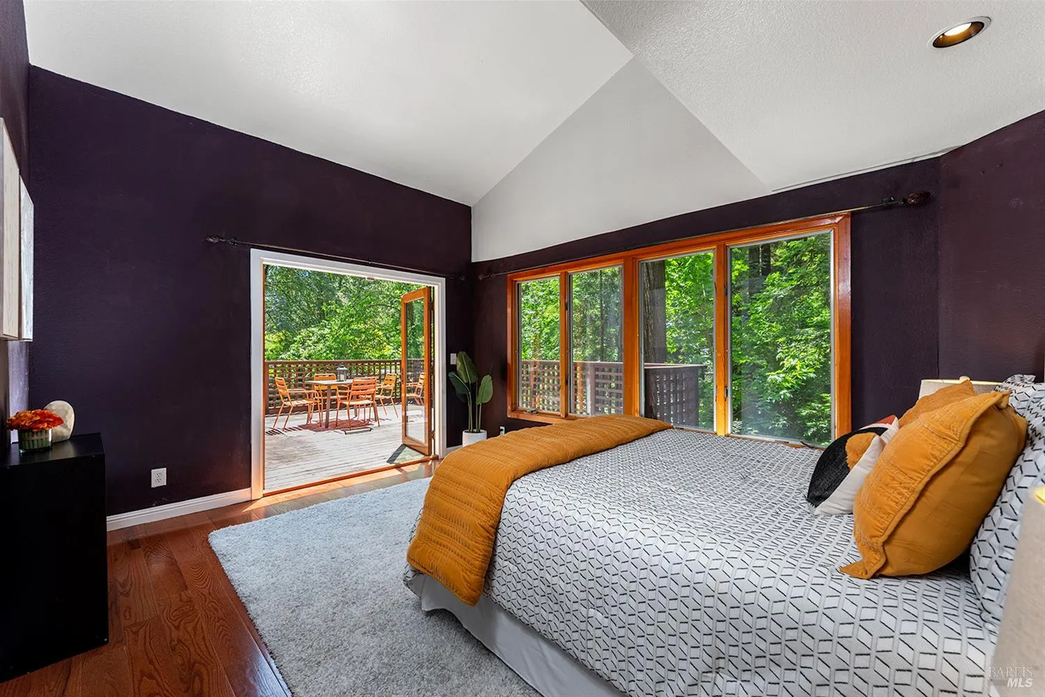 Guerneville, California 95446, United States, 2 Bedrooms Bedrooms, ,2 BathroomsBathrooms,Residential,Active,146787