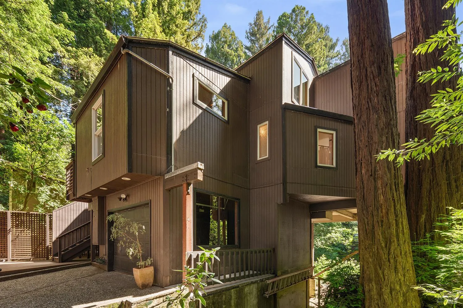 Guerneville, California 95446, United States, 2 Bedrooms Bedrooms, ,2 BathroomsBathrooms,Residential,Active,146787