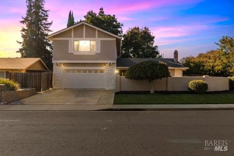 Photo of 3015 Redwood Drive, Fairfield, CA 94533 (MLS # 325089327) Photo of 3015 Redwood Drive, Fairfield, CA 94533 (MLS # 325089327)