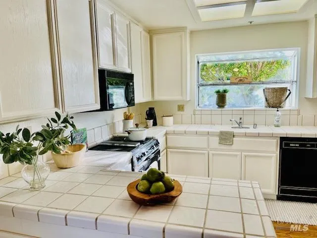 Napa, California 94558, United States, 2 Bedrooms Bedrooms, ,2 BathroomsBathrooms,Residential,Contingent,56469