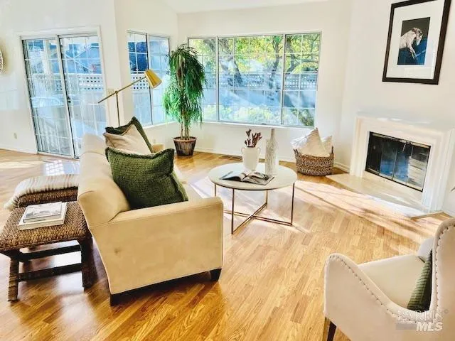 Napa, California 94558, United States, 2 Bedrooms Bedrooms, ,2 BathroomsBathrooms,Residential,Contingent,56469