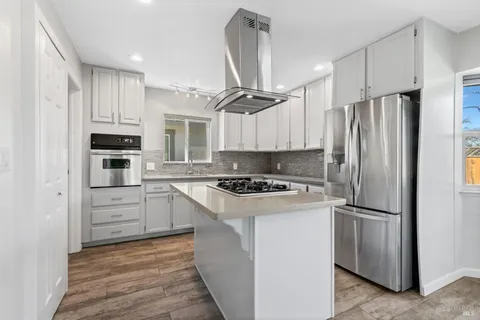 19004 Railroad Avenue, Sonoma, CA 95476 - MLS#: 325018215