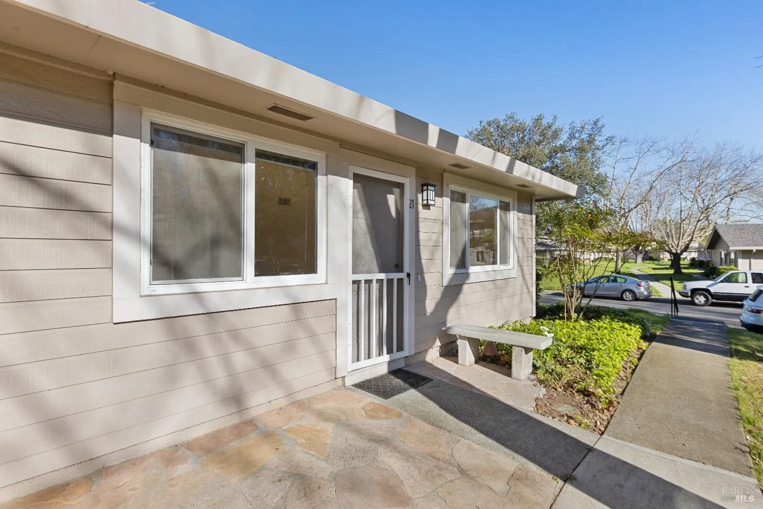 Novato, California 94947, United States, 2 Bedrooms Bedrooms, ,1 BathroomBathrooms,Residential,Pending,114221