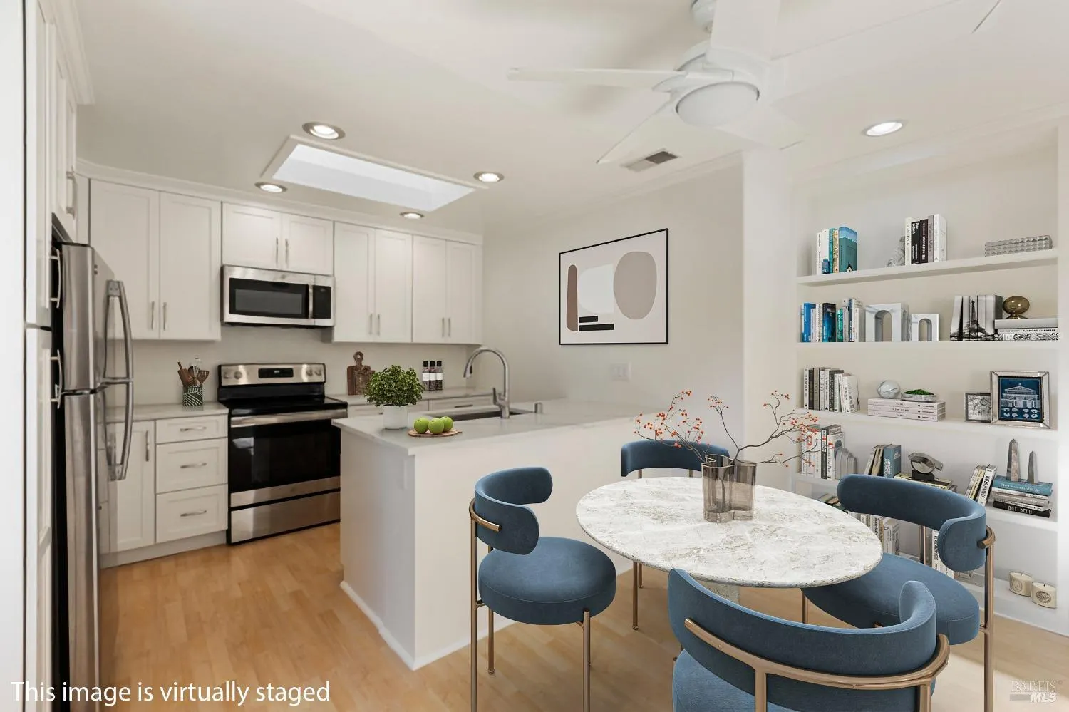 Novato, California 94947, United States, 2 Bedrooms Bedrooms, ,1 BathroomBathrooms,Residential,Pending,114221