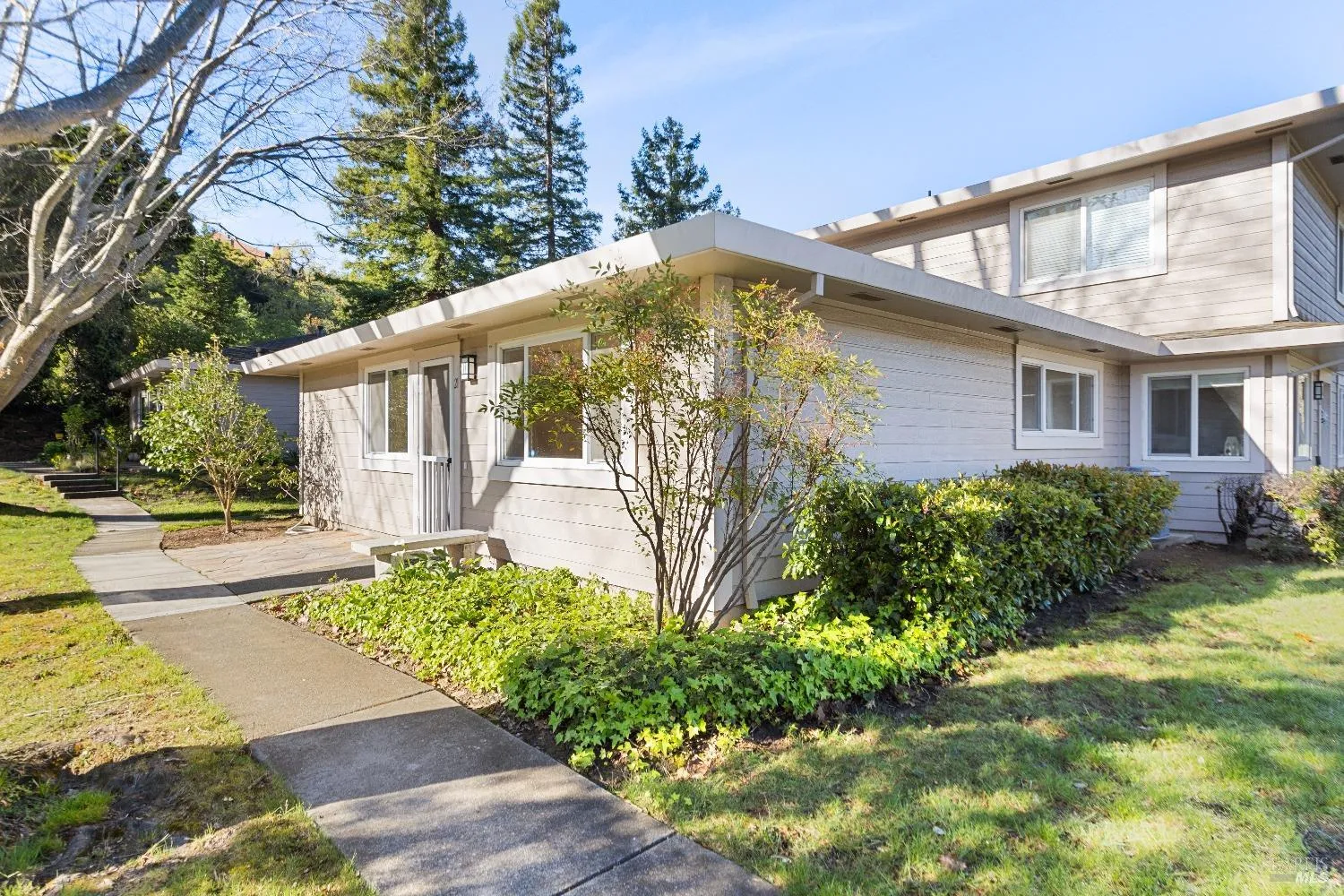 Novato, California 94947, United States, 2 Bedrooms Bedrooms, ,1 BathroomBathrooms,Residential,Pending,114221