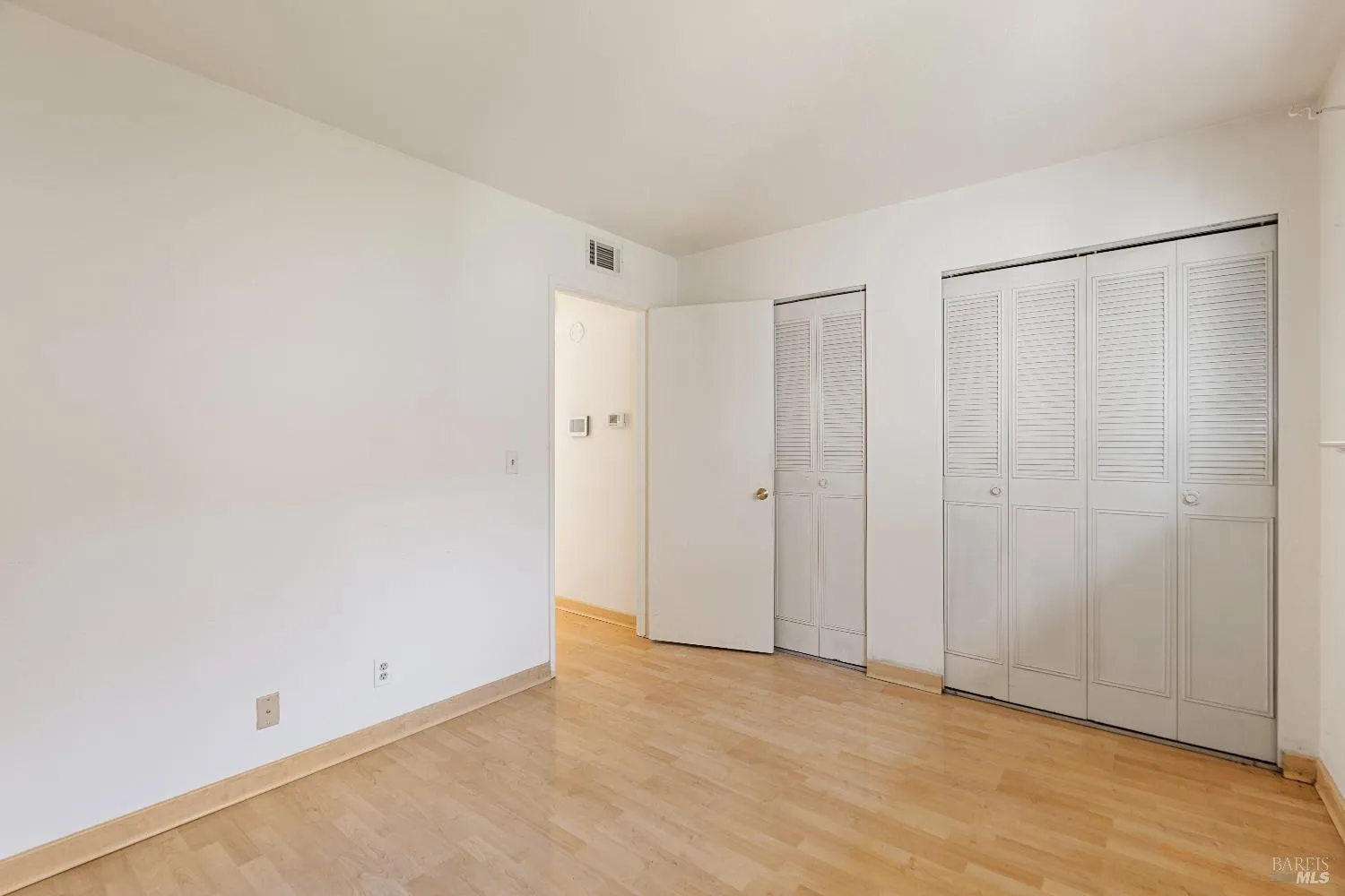 Novato, California 94947, United States, 2 Bedrooms Bedrooms, ,1 BathroomBathrooms,Residential,Pending,114221