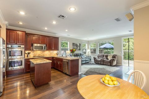 Photo of 5 Blackberry Drive, Napa, CA 94558 (MLS # 325083815)