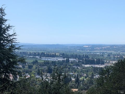 Photo of 1026 Sunset Drive, Healdsburg, CA 95448 (MLS # 325037499)