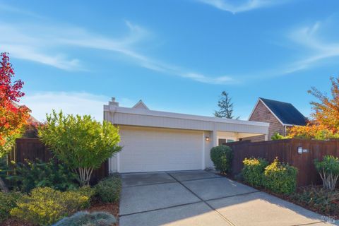 Photo of 679 Lobelia Court, Sonoma, CA 95476 (MLS # 325101096)