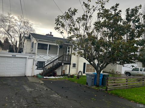 Photo of 1115 Solano Avenue, Vallejo, CA 94590 (MLS # 326001292)